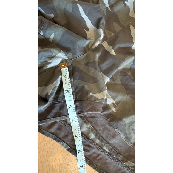 ATHLETA PRINTED MESH RACER RUN SHORT 4” olive camo size large - Picture 8 of 13